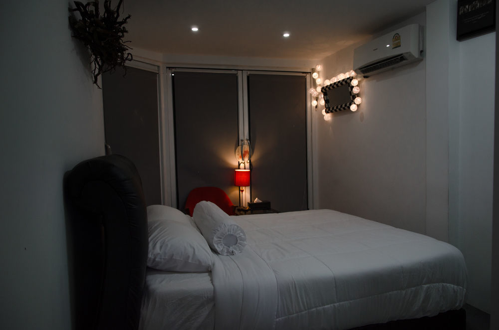 Bed And Butler Hostel Bangkok Extérieur photo