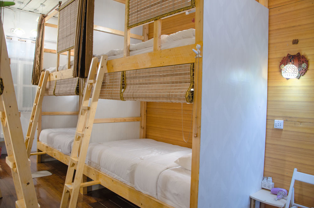 Bed And Butler Hostel Bangkok Extérieur photo